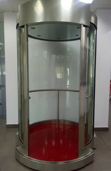 Réalisation et installation de cabine d'ascenseur sur mesure par Kami Elevator à Oran Algérie