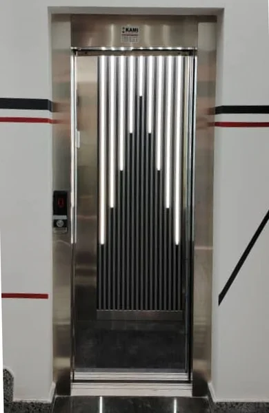 Réalisation et installation de cabine d'ascenseur sur mesure par Kami Elevator à Oran Algérie